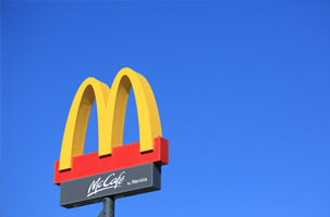 マクドナルド - マクド株主優待　7セット(各3枚×7)+サイド1枚　ポケカ2枚付き マクドナルド - マクドナルド 株主優待券 1セット(各3枚×1